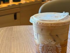 -星巴克臻选(南京金茂览秀城店)