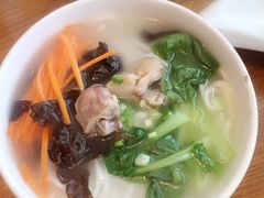 土鸡汤捞米线-云海肴·汽锅鸡·云南菜(苏州中心店)