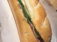 -Bánh Mì Huynh Hoa