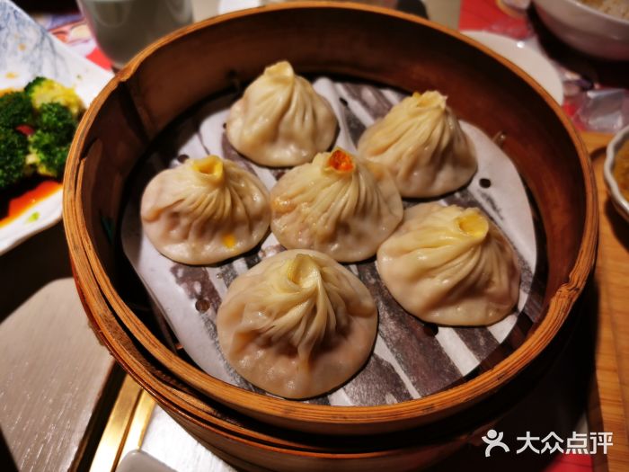 穿蒸引鲜·嗲记(正大广场店)蟹粉小笼包图片