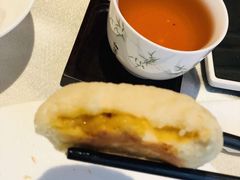 脆皮流沙包-皇朝会.经典传统粤菜(外滩店)