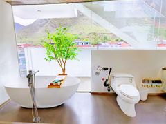 -百里峡七彩艺术小镇