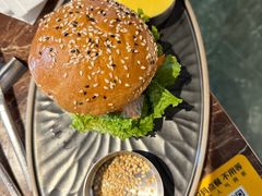 -Let'sBURGERplus·非常创意汉堡(三里屯店)
