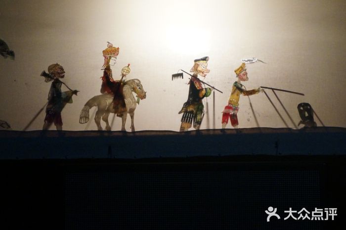 西安北院门144号民居高家大院皮影戏表演图片