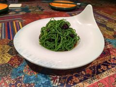 凉拌沙葱-乡村馕坑肉·烧烤·新疆菜·本地人更爱吃(阿勒泰首店)