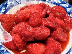 -果松木炭酸菜铜火锅·外婆参鸡汤