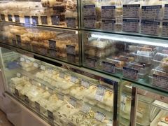 -白玉兰食品甜凤店(合生汇店)