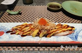 Cheese-Baked Giant King Crab Stick Sushi