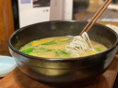 -银米·云南传统过桥米线(双廊黑金冠店)