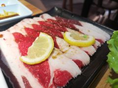 柠檬香草黑椒牛五花-小米烤肉-泥炉炭烤(常营店)