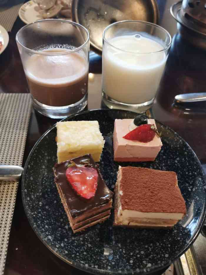 自从重庆市区里面的金科酒店自助餐没有了以后,一直心心念念了很久