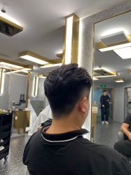 -即型男士理发工作室