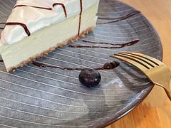 酸奶重芝士蛋糕-灯塔咖啡馆BOOK·Coffee Shop