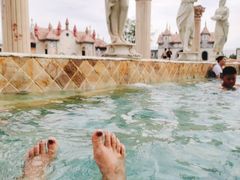 -泉城欧乐堡戏水湾艺术养生温泉