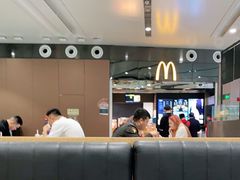 大堂-麦当劳(北京大兴机场二层国内到达(安检外)店)