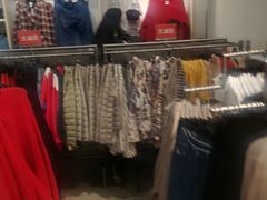 -H&M(鹏欣水游城店)