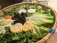 -尚尚仙·酸汤猪手·猪肚鸡火锅(华联万柳购物中心店)