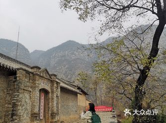 秋色龙门山，叩门寻古寺~~ 龙门寺的十方菩萨说法壁画