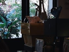 -彳亍咖啡·这里(水湾路店)
