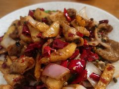 干煸肥肠-茅屋大酒店