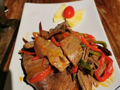 手撕美人椒拌牛肉-云海肴·汽锅鸡·云南菜(美罗城店)