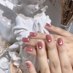 -花岐款式专研健康美甲沙龙