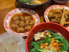 -爆炸头阿姨小四川正宗川味小吃(无任何分店)