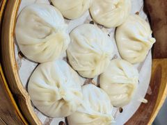 鲜肉小笼包-馋三尺蟹粉小笼(人民广场店)