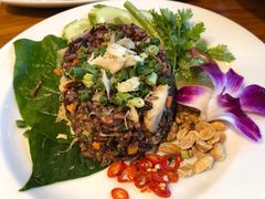 -Chom Cafe and Restaurant