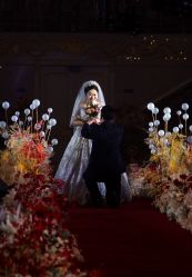 点击看大图 -洋洋婚纱品牌集合店