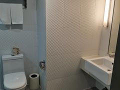 -全季酒店(重庆李子坝牛角沱地铁站店)