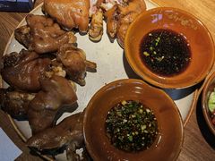 熏猪手-先启半步颠小酒馆|猛火现炒川菜(泰州首店)