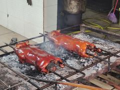 -黄记四更烤乳猪店