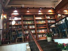 -钟书阁(松江泰晤士小镇店)