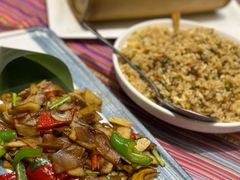 -香巴拉云南餐厅(华莱坞店)