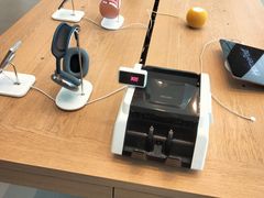 -Apple零售店(华贸购物中心店)