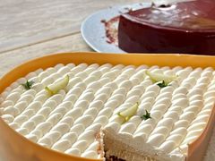 -VERIE BAKEHOUSE