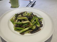鸡枞菌炒芦笋-宴小馆·小海鲜青岛菜(五四广场店)