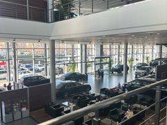 -天津波士信达奔驰4S店(卫津南路店)