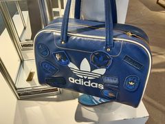 -阿迪达斯(武林银泰三叶草店)