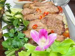 -Chom Cafe and Restaurant