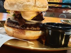 黑椒牛排汉堡-魏斯理汉堡(西安沣东吾悦店)