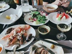-宝利来国际大酒店-凤凰阁旋转餐厅