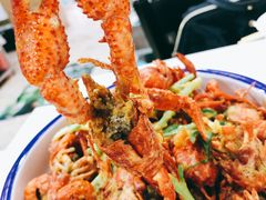 -虾弄弄海派小龙虾·牛羊蝎子火锅
