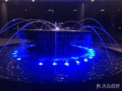 -上海滴水湖皇冠假日酒店