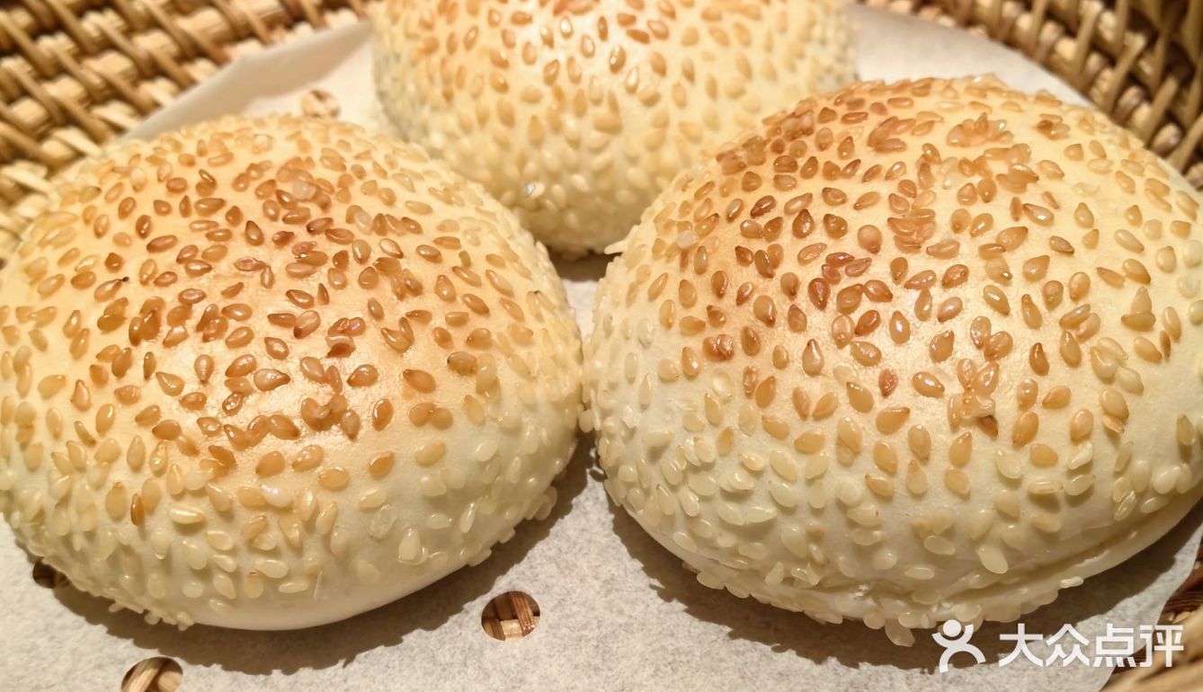 大概率周边都有一个四世同堂 寓意好,口味好,性价比佳