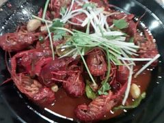 -虾弄弄海派小龙虾·牛羊蝎子火锅