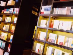 -钟书阁(松江泰晤士小镇店)