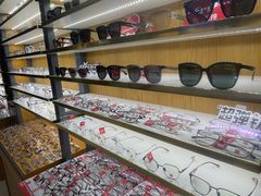 -优医视平价眼镜蔡司依视路折扣工厂店(德胜门店)