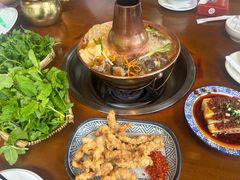 -岳记兴隆·青城腊排铜火锅(融创店)
